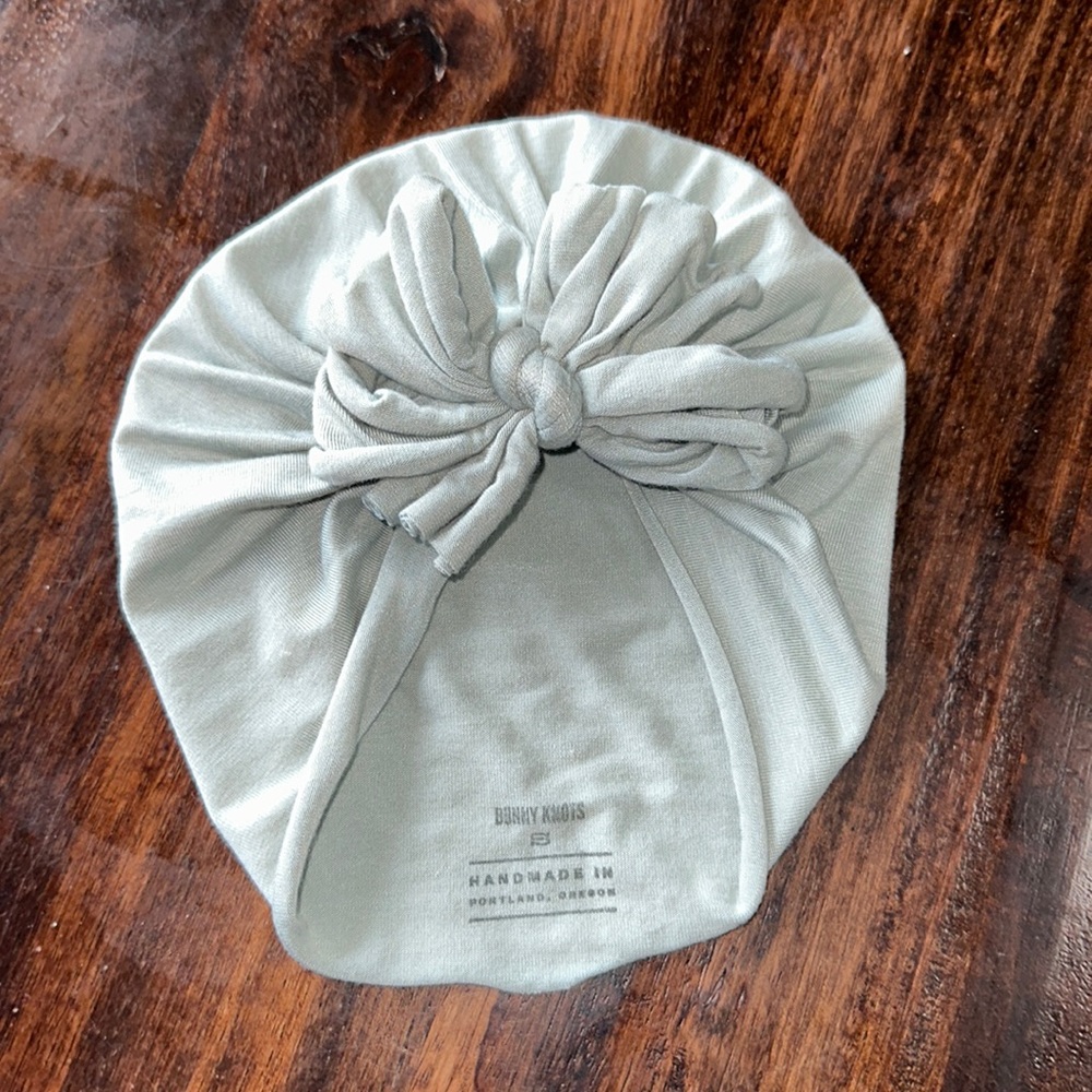 Bunny knot sage color small